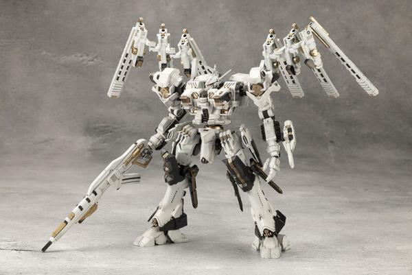 sample picture of Armored Core Rosenthal CR-HOGIRE Noblesse Oblige Full Package Ver. 1/72 Plastic Model